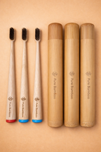 Pack Familiar 3 Cepillos de Dientes de Bambú y 3 Estuches de Viaje